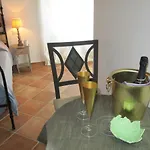 Acquamarina לינה וארוחת בוקר 3*