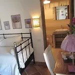 Acquamarina לינה וארוחת בוקר 3*