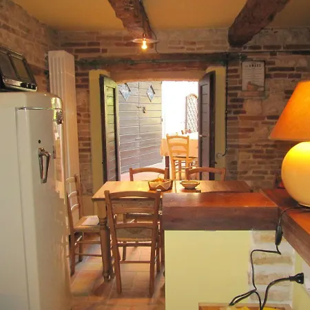 Acquamarina Bed & Breakfast *