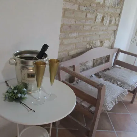 Acquamarina Bed & Breakfast *